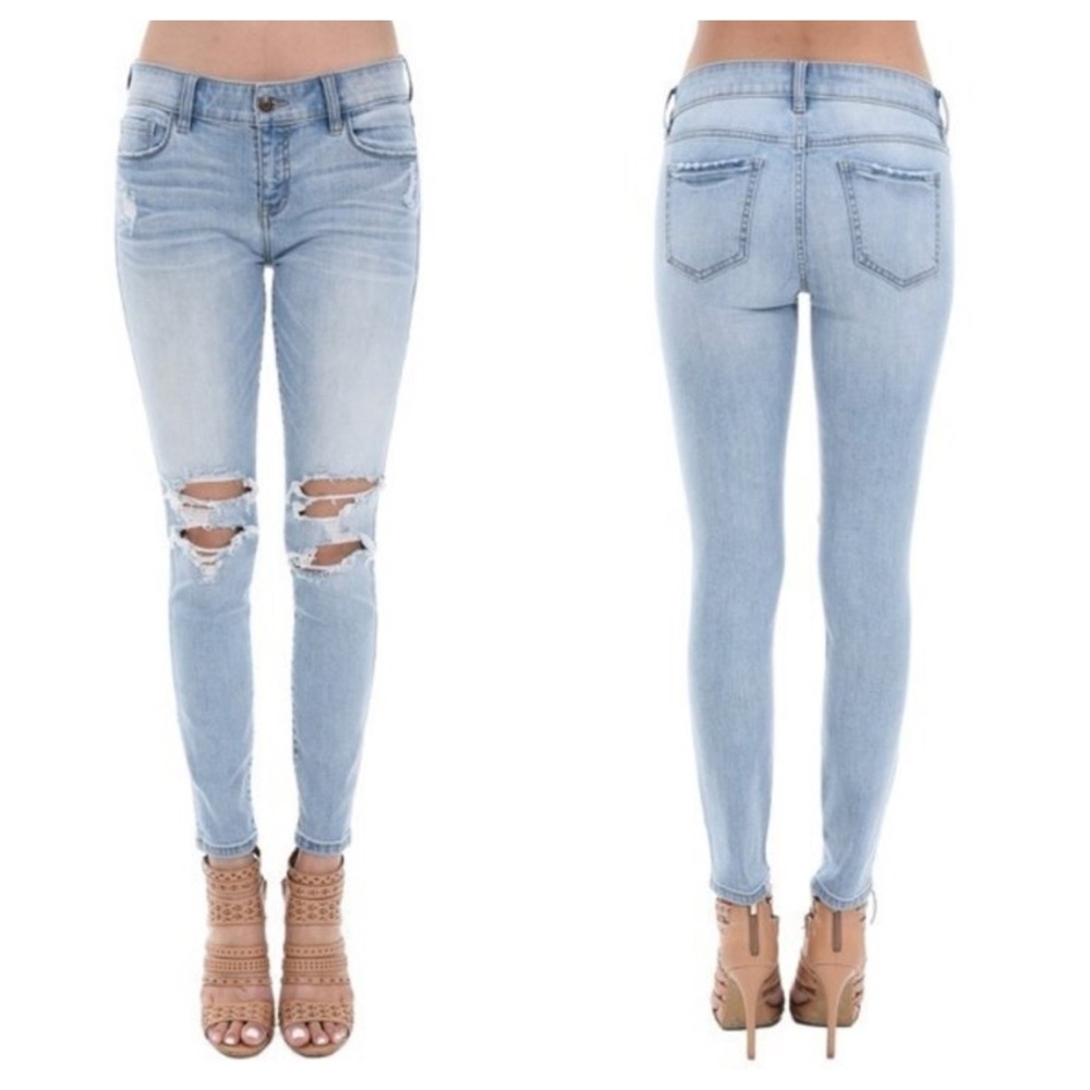 Destructed Skinny Jean - Picture 3 of 7
